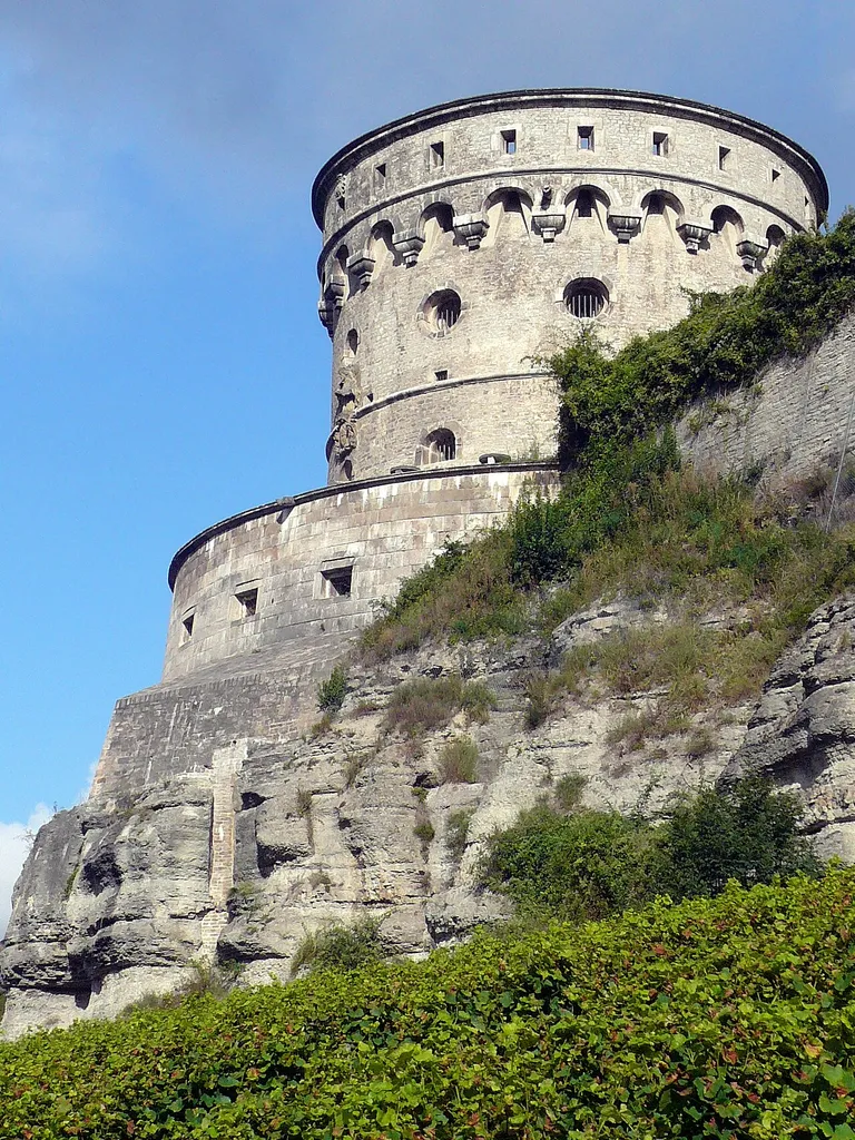 Maschikuliturm, Geschützturm der Festung Marienberg