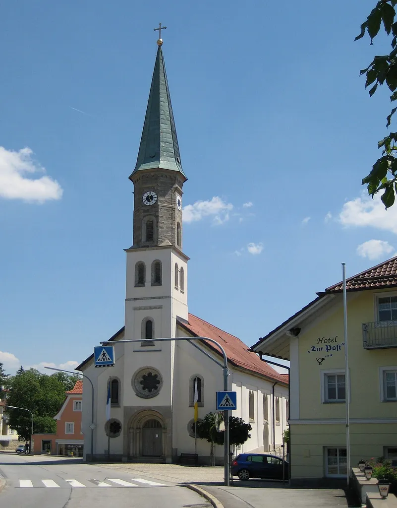 Büchlberg, St Ulrich Parish Church from west.