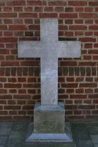 Kruzifix An der Kirche 6