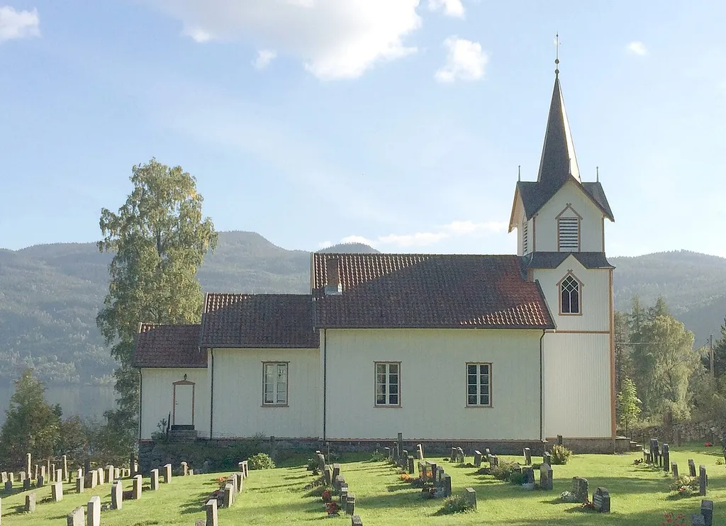 Lårdal kirke