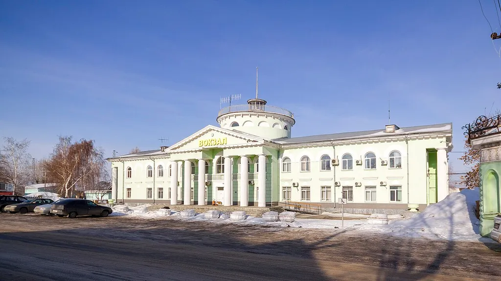 Здание железнодорожного вокзала: 102-й км железной дороги, Новокуйбышевск, Самарская область