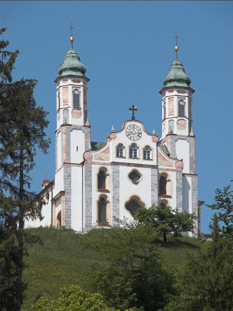 Heilig-Kreuz-Kirche auf dem Kalvarienberg von Bad Tölz