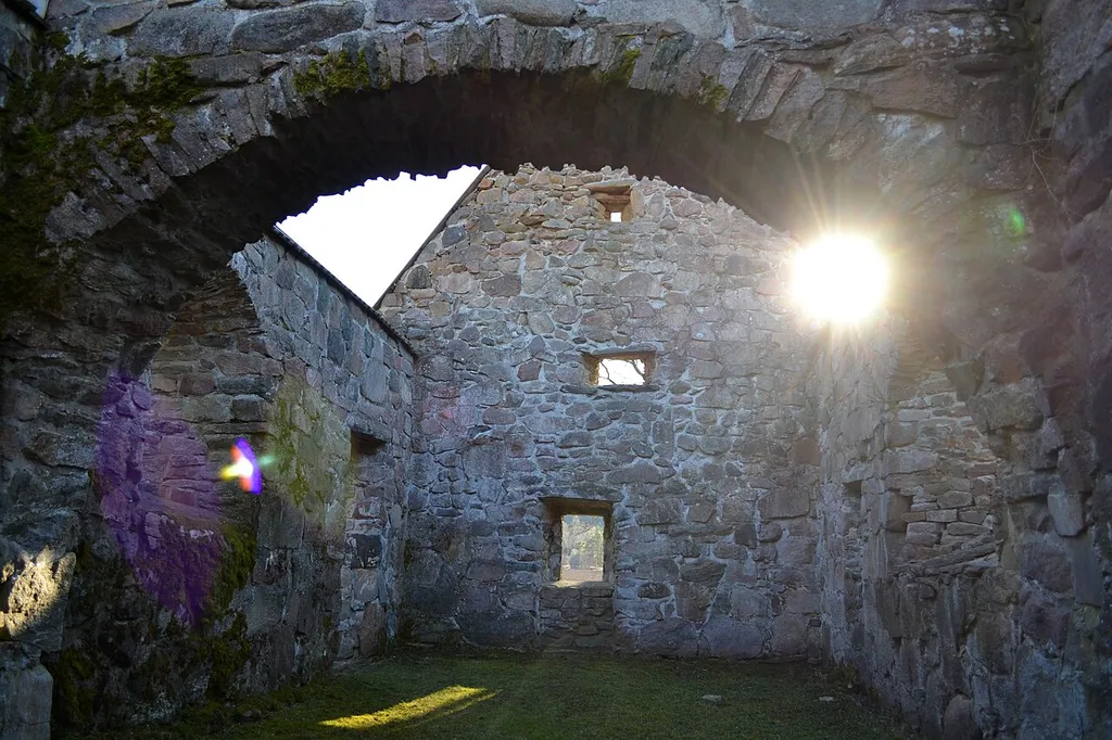 Fänneslunda old church