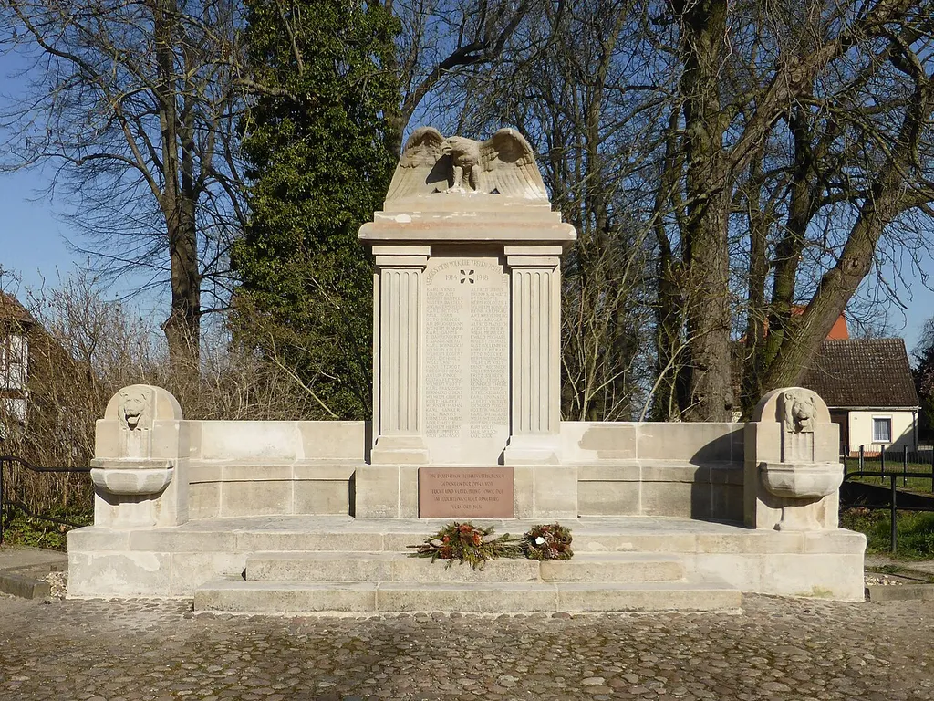 Kriegerdenkmal in Arneburg.