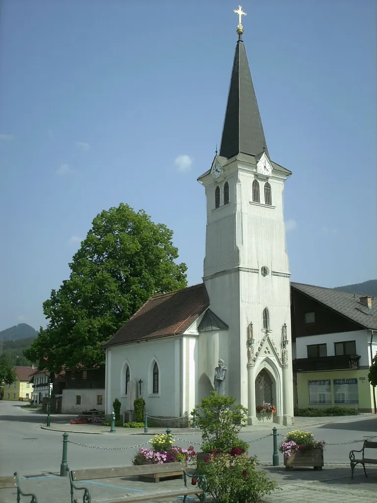 Kath. Filialkirche, Bibliothek, ehem kath. Filialkirche hl. Johannes Nepomuk in Mitterdorf/Österreich.