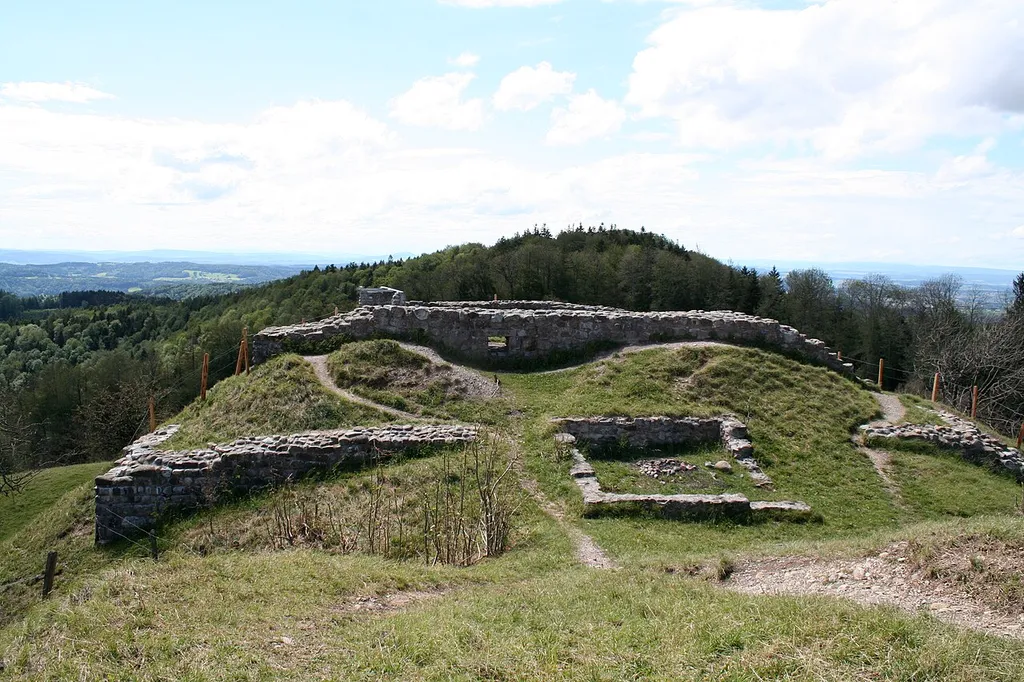de:Ruine Schauenberg, Blick nach Westen