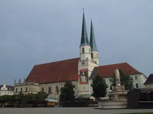 Stiftspfarrkirche St. Philipp und Jakob