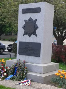 Pomník parašutistům Československé armády