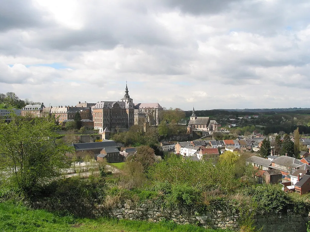 Floreffe (Belgium), the Floreffe Abbey (XVIIIth century), the church of N-D du Rosaire (XVI/XVIIIth century) and the city.