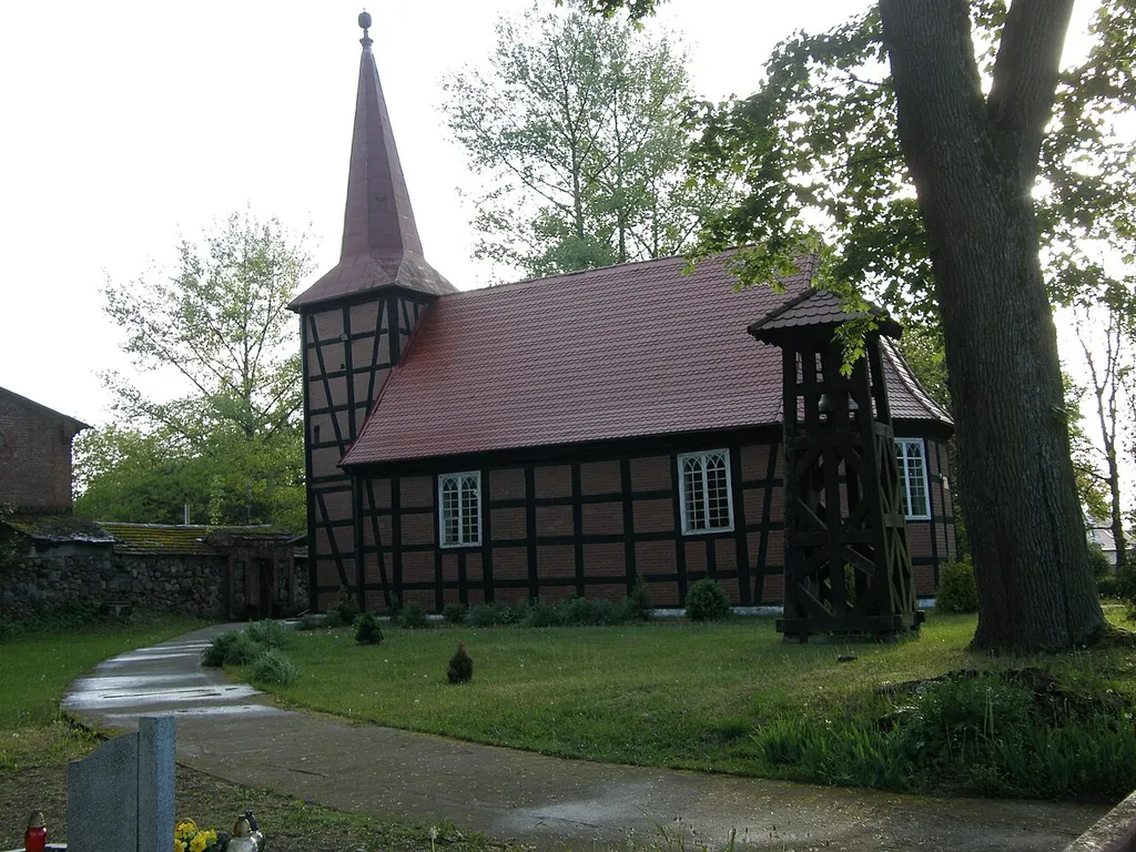 Cieszyno - dawny kościół ewangelicki, obecnie rzymskokatolicki filialny p.w. Św. Krzyża, XVII/XVIII