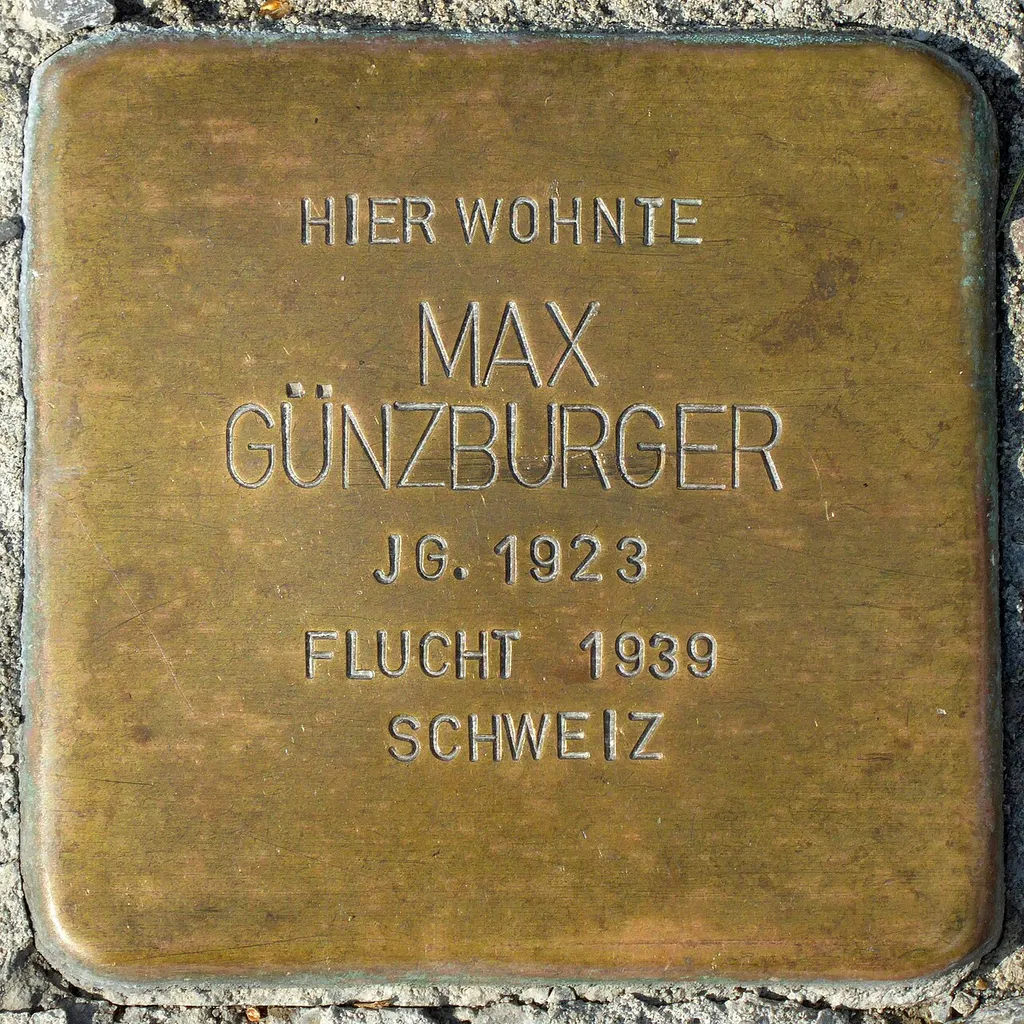 Stolperstein für Max Günzburger (*1923) vor Moltkestraße 8 in Memmingen