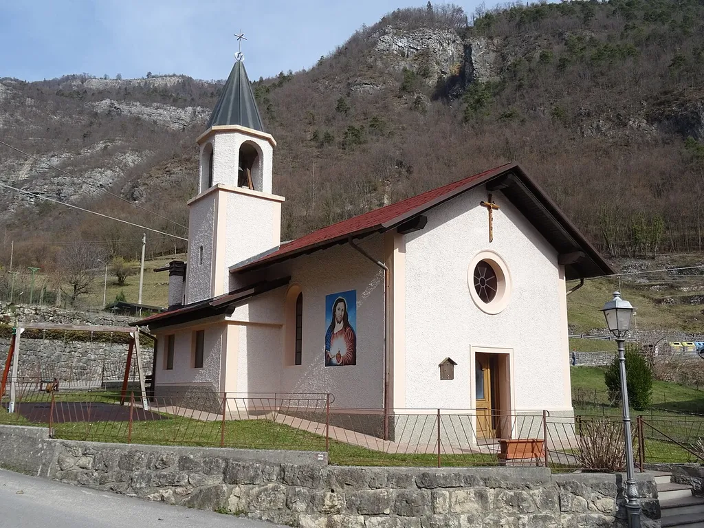 Carotte (Pedemonte, Veneto, Italy), Sacred Heart church