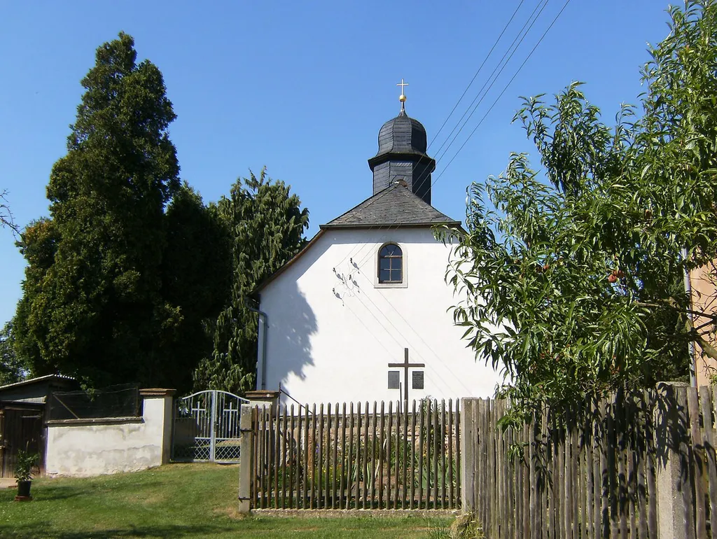 Großfalka village church.