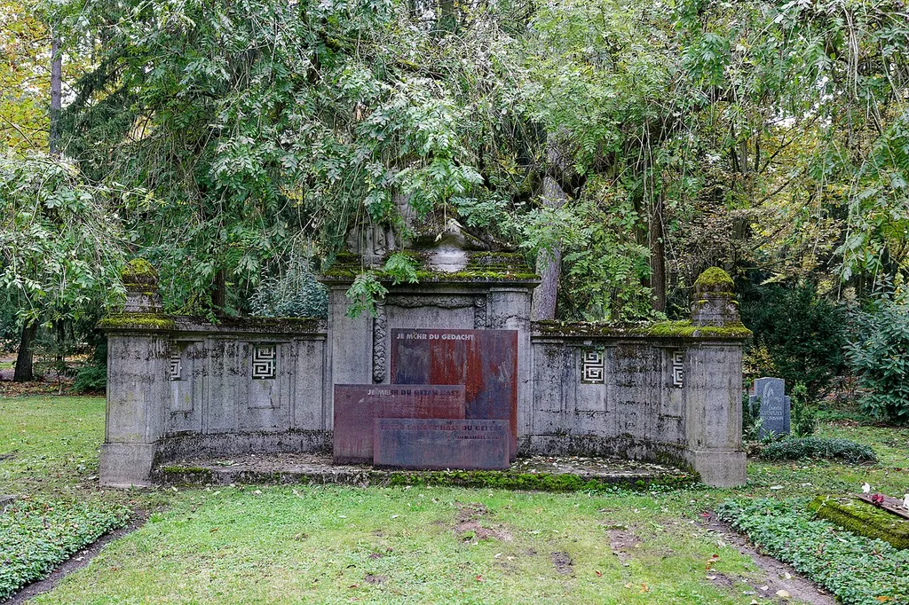 Grabmal Süßheimweg 50 in Nürnberg