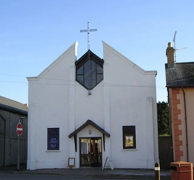 St Thomas' Methodist Church Built in 1992, replacing a previous church on the same spot erected in 1828.