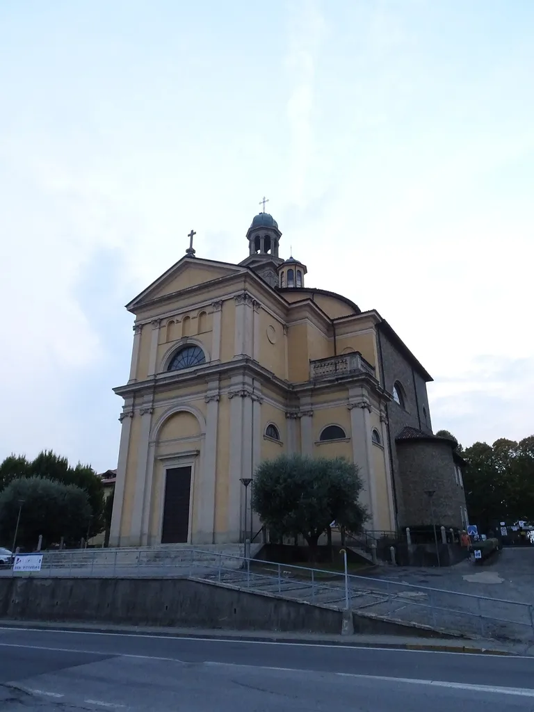 Ruginello (Vimercate, Lombardy, Italy), Saints James and Christopher church