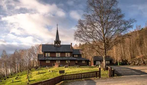 Strandlykkja Church