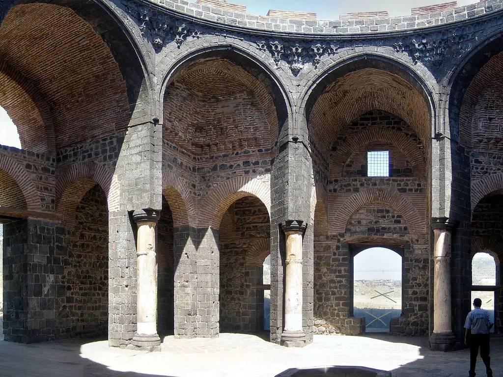 Diyarbakir: Ruine of St. George Church (Saint George Kilisesi), 3rd century.