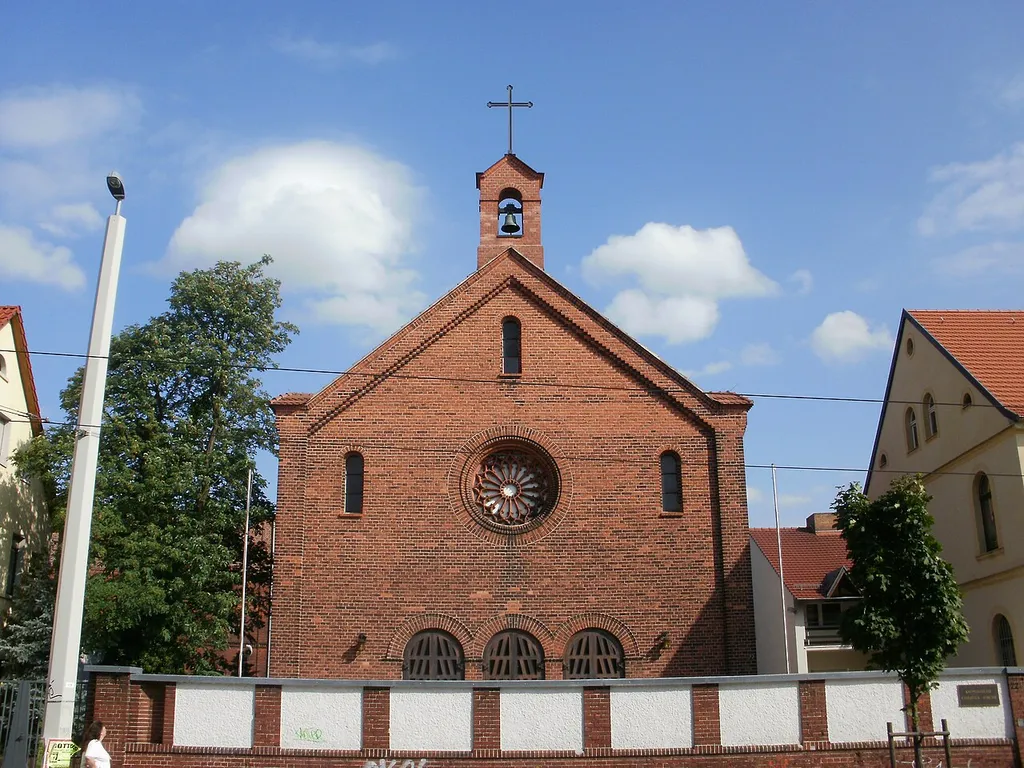 Christuskirche Straße der Jugend: Rückansicht