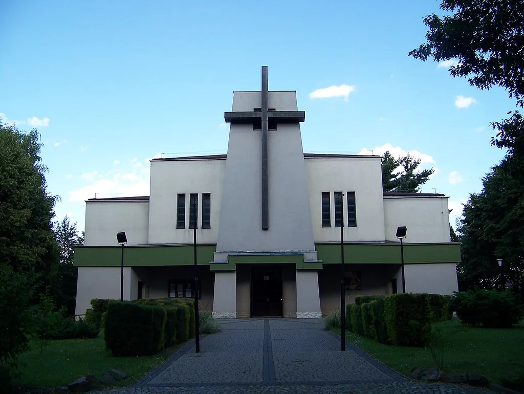 Widok na kościół pod wezwaniem św. Andrzeja Boboli w Rudzie Śląskiej.