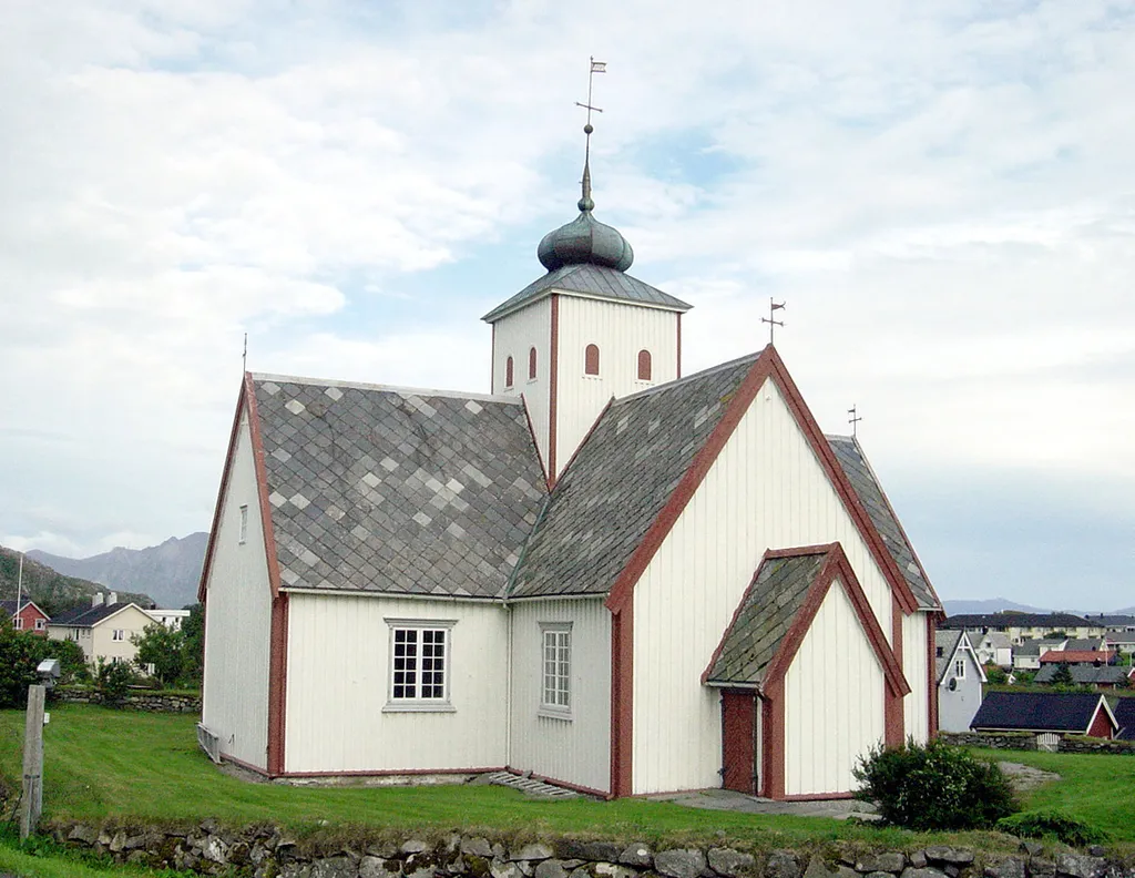 Fræna and the Bud kirke