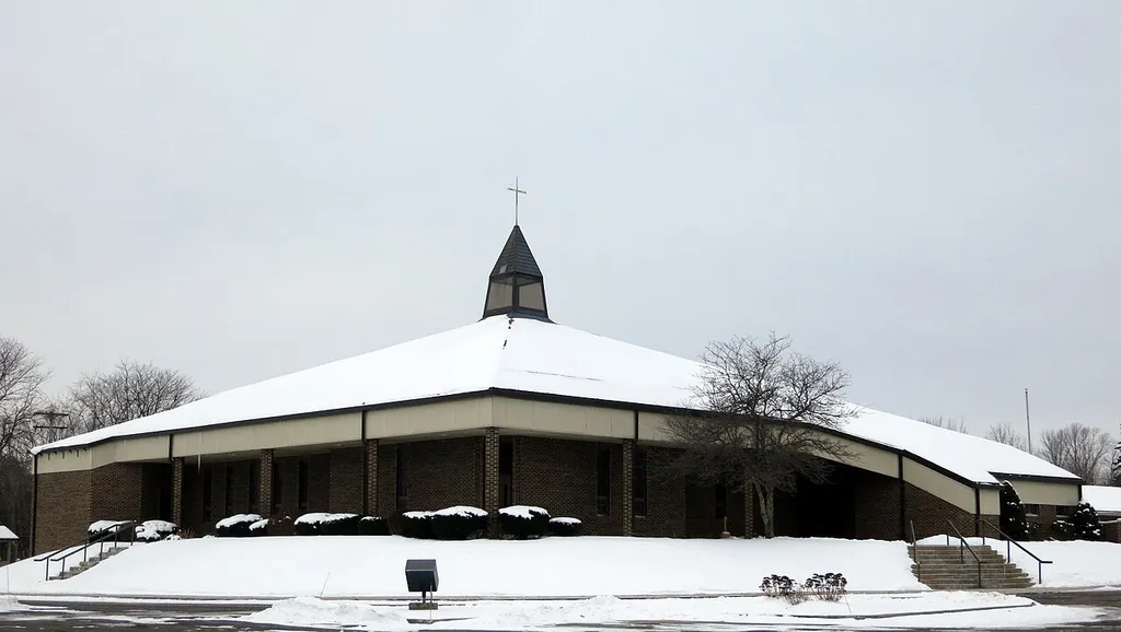 Saint Mary of the Snows Catholic Church (Mansfield, Ohio) - exterior