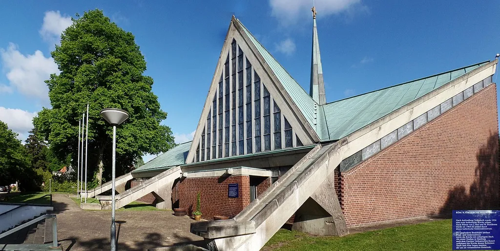 Röm.-Kath.Kirche Heilig Kreuz(Straßenseite)