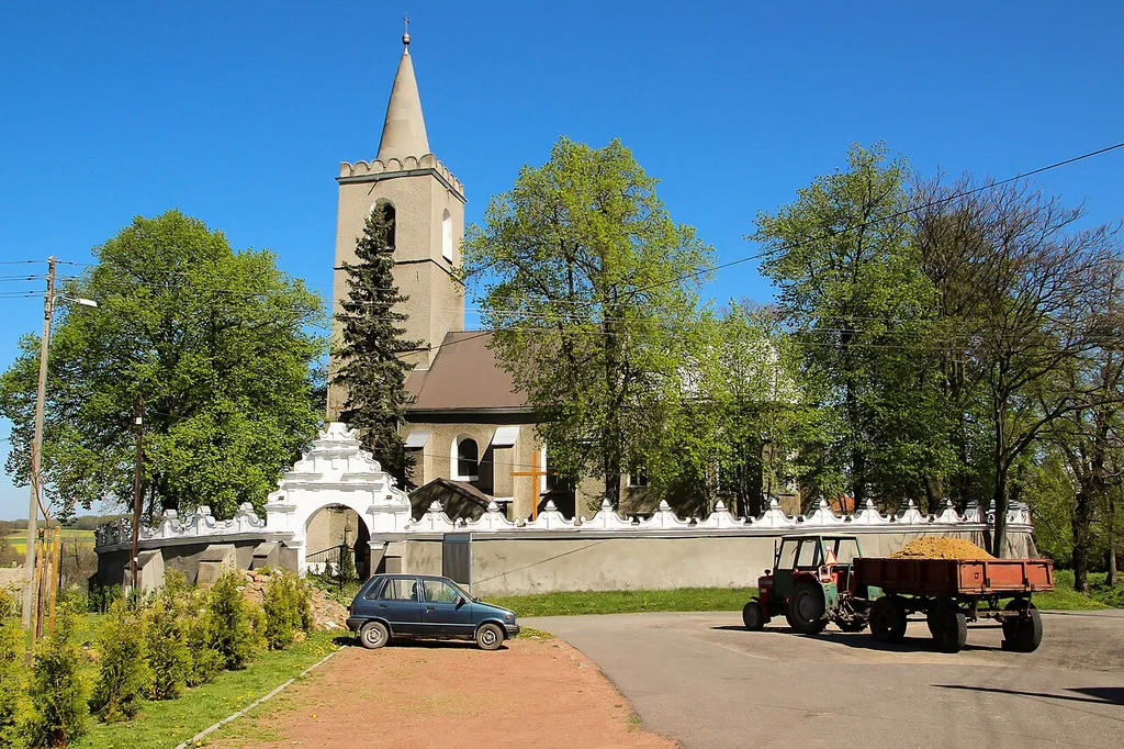 Boguchwałów - kościół parafialny p.w. św. Mateusza, 1602 (zabytek nr 611/59 z 23.10.1959).