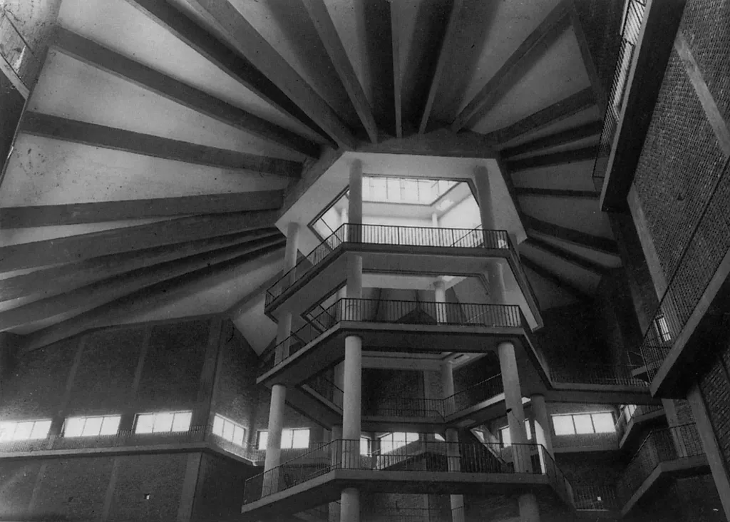 Inside the Church of Sant'Ildefonso in Milan (Italy) , 1954-56, design by Arch Carlo De Carli
