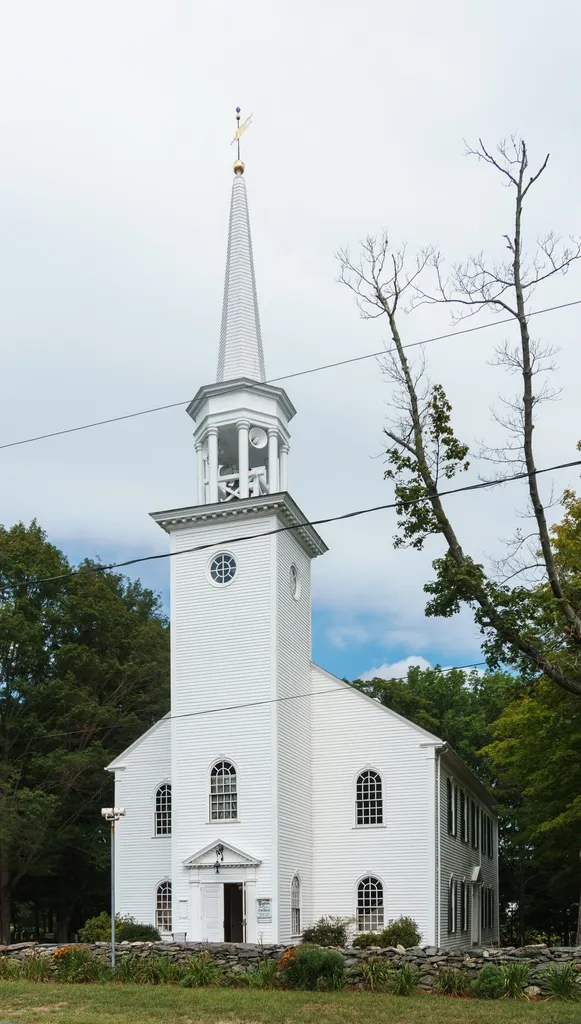 Dighton Community Church, Dighton, Massachusetts. Exterior. Taken 2015.