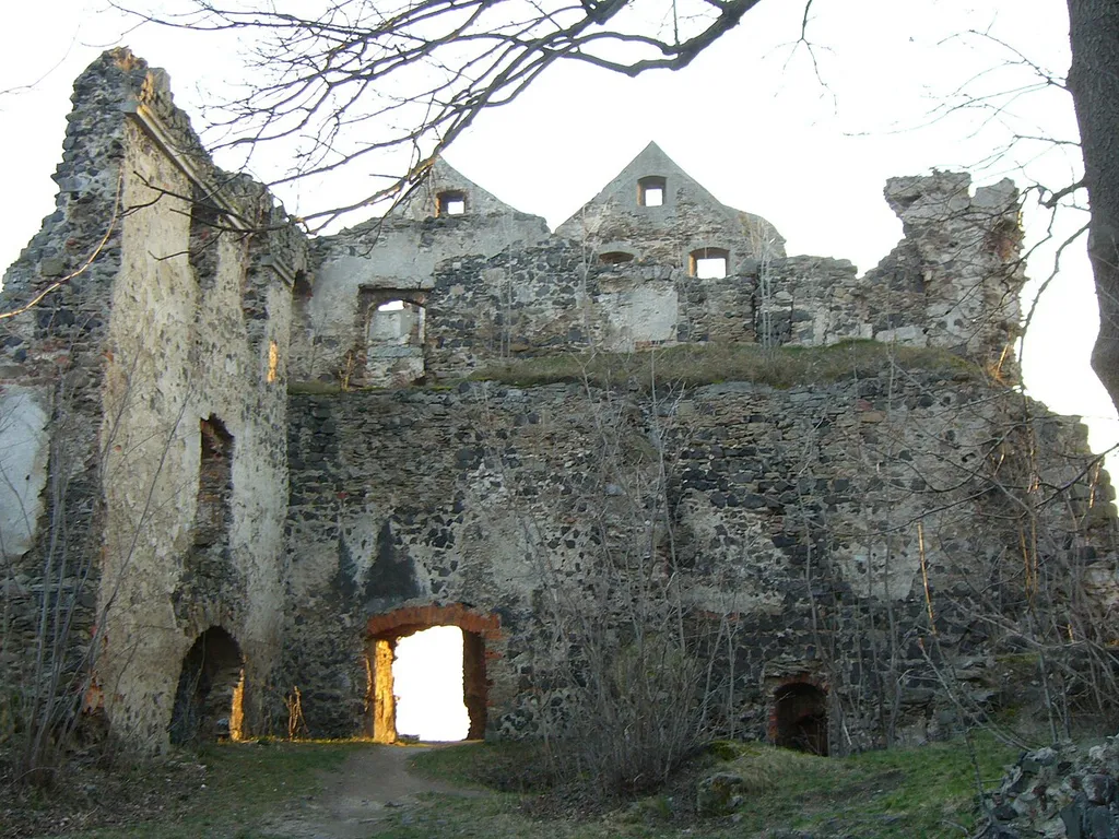 Castle "Gryf" - ruins.