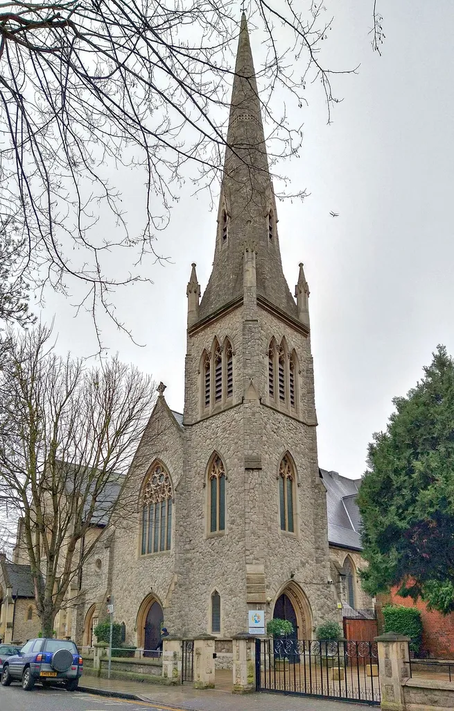 Parafia Ealing grade II listed 1079354
