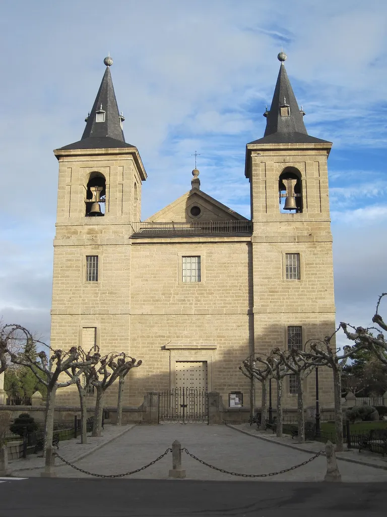 Iglesia de San Bernabé, en El Escorial (Madrid, España).