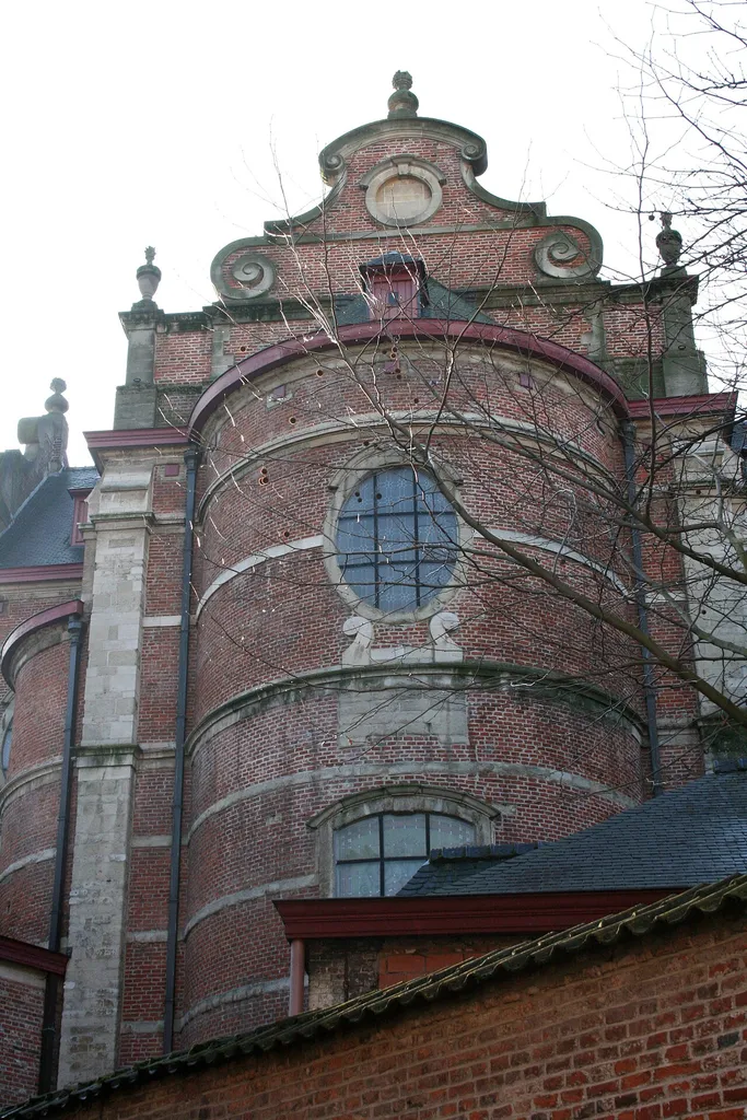 Eglise Notre-Dame aux Riches Claires, Bruxelles. Style baroque. Attribuée à l'architecte Fayd'herbe (1680)