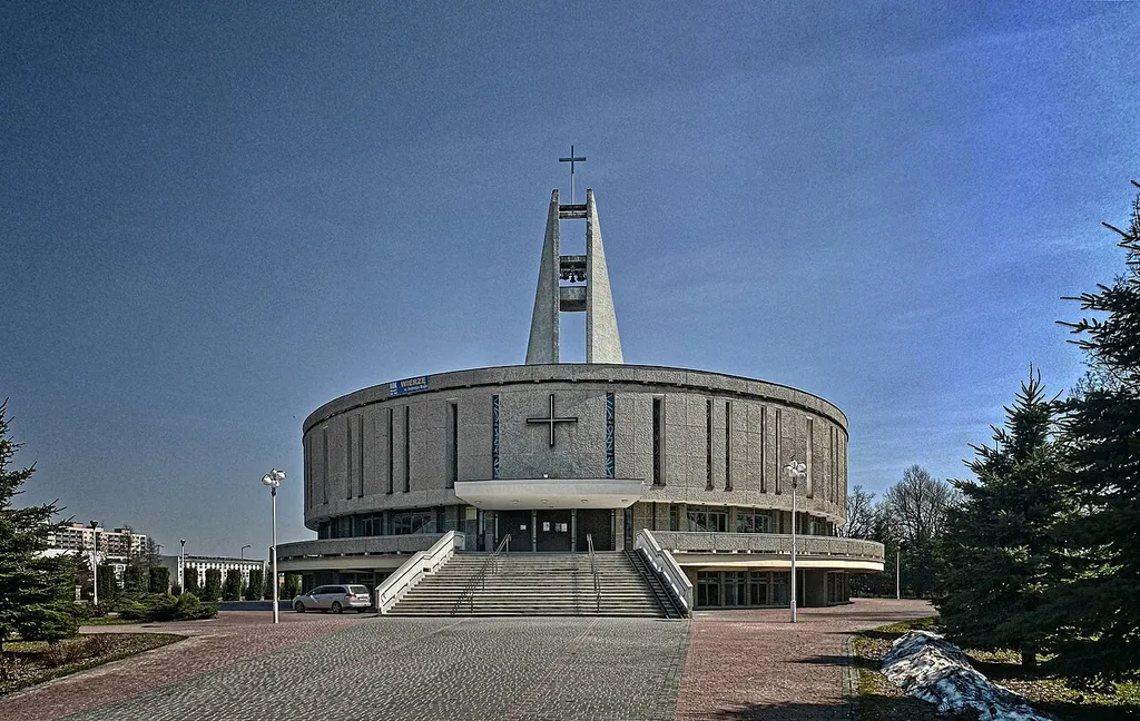 Kościół parafialny p.w. Najświętszej Marii Panny Matki Kościoła w Świdniku, woj. lubelskie.