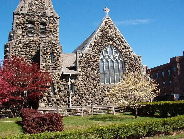 The western facade of Christ Church in Waltham, Massachusetts.