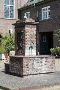 Brunnen an der Heilandskirche in Hamburg-Uhlenhorst