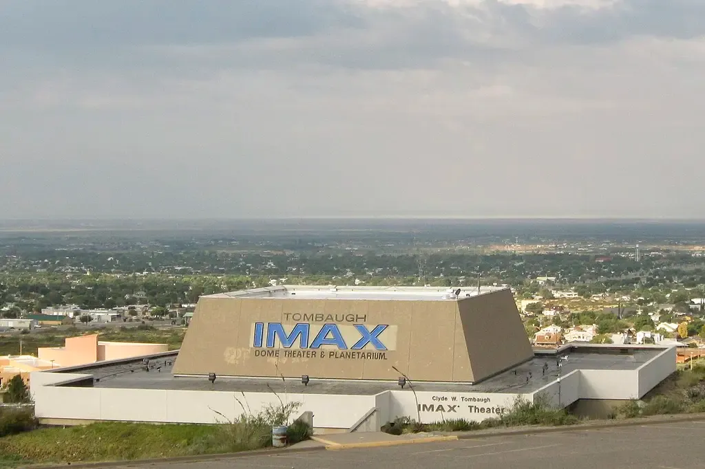 New Horizons Dome Theater & Planetarium