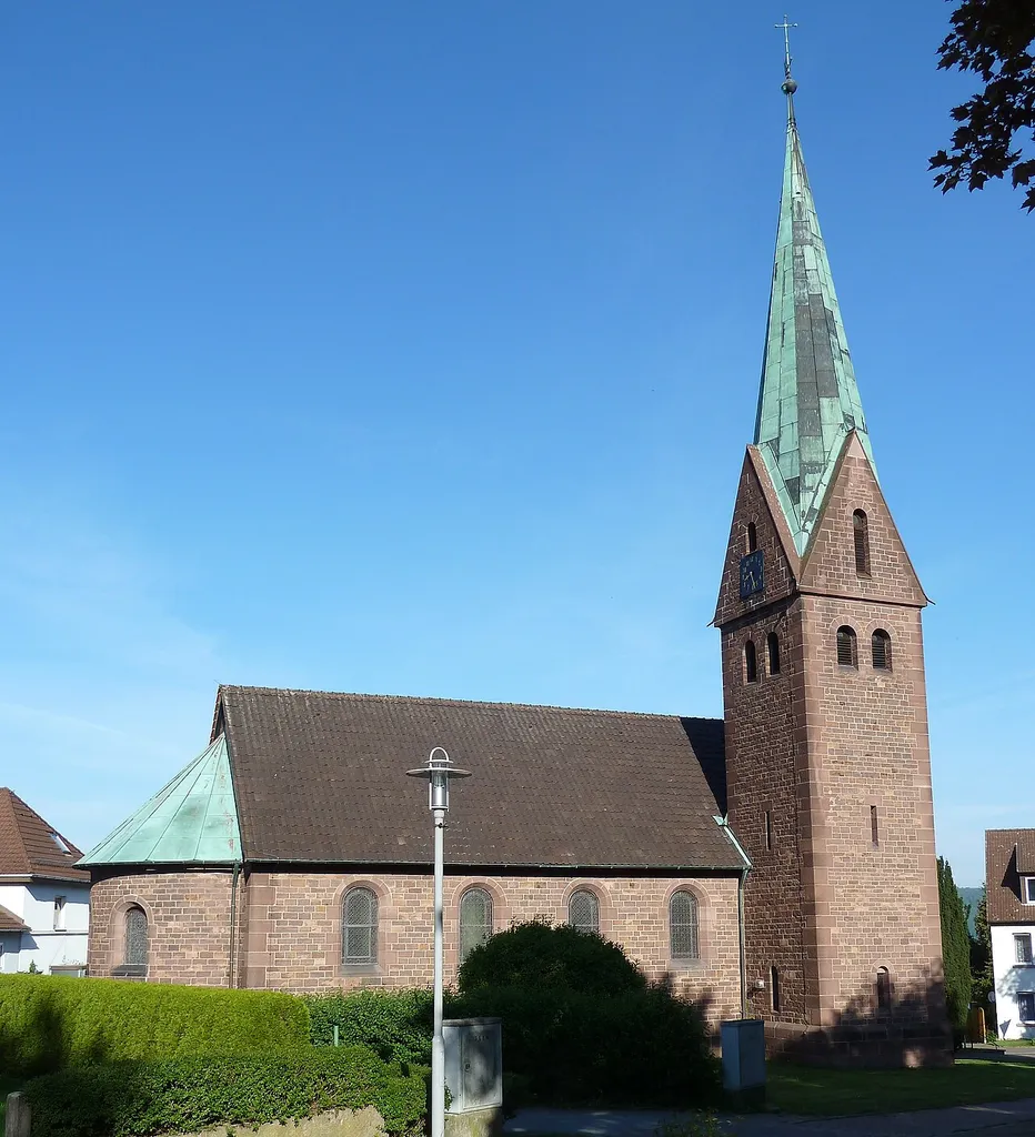 Ev.-luth. Christuskirche in Fürstenberg an der Weser, Landkreis Holzminden, Niedersachsen. Erbaut 1899