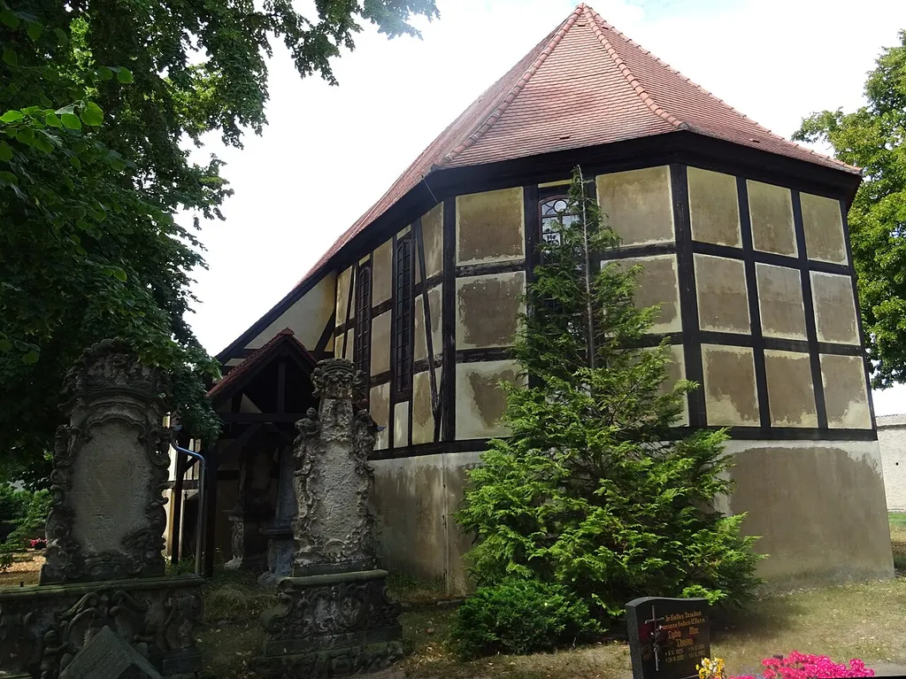 Blumberg, Gemeinde Arzberg, Kirche von Südosten