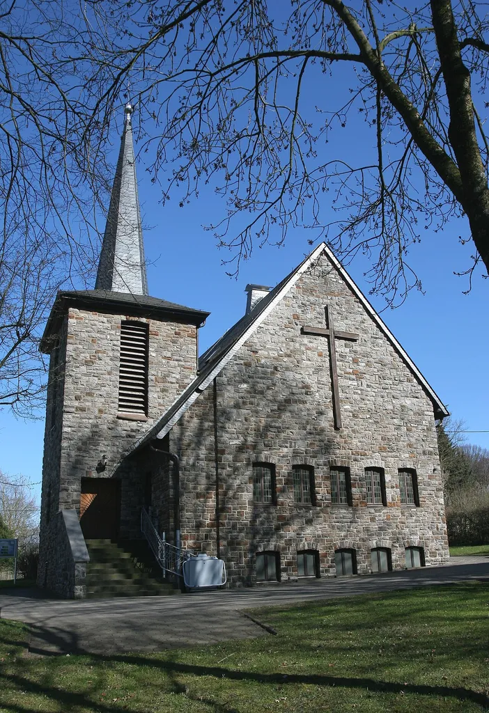 Evangelische Christuskirche in Menden-Lendringsen, Matthias-Claudius-Platz 2.