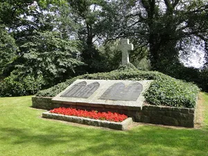 War memorial and war graves in Seedorf (Lauenburg)