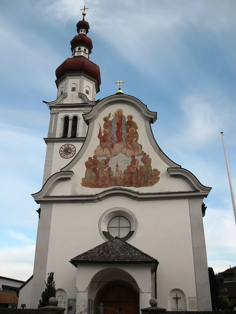 Kath. Pfarrkirche hll. Viktor und Maria Magdalena mit Friedhof