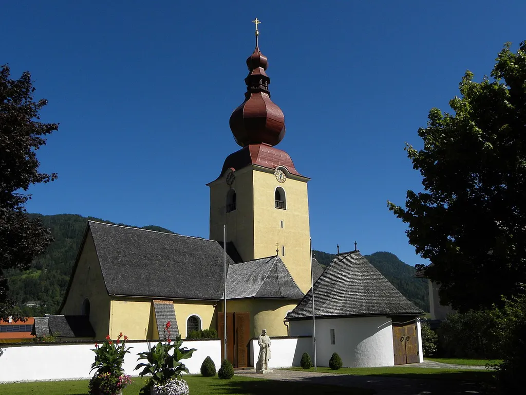 Kath. Pfarrkirche hl. Georg, Friedhof und Aufbahrungshalle