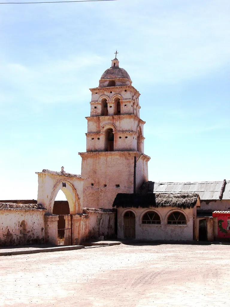 This medium shows the protected monument with the number O/00-013 in Bolivia.