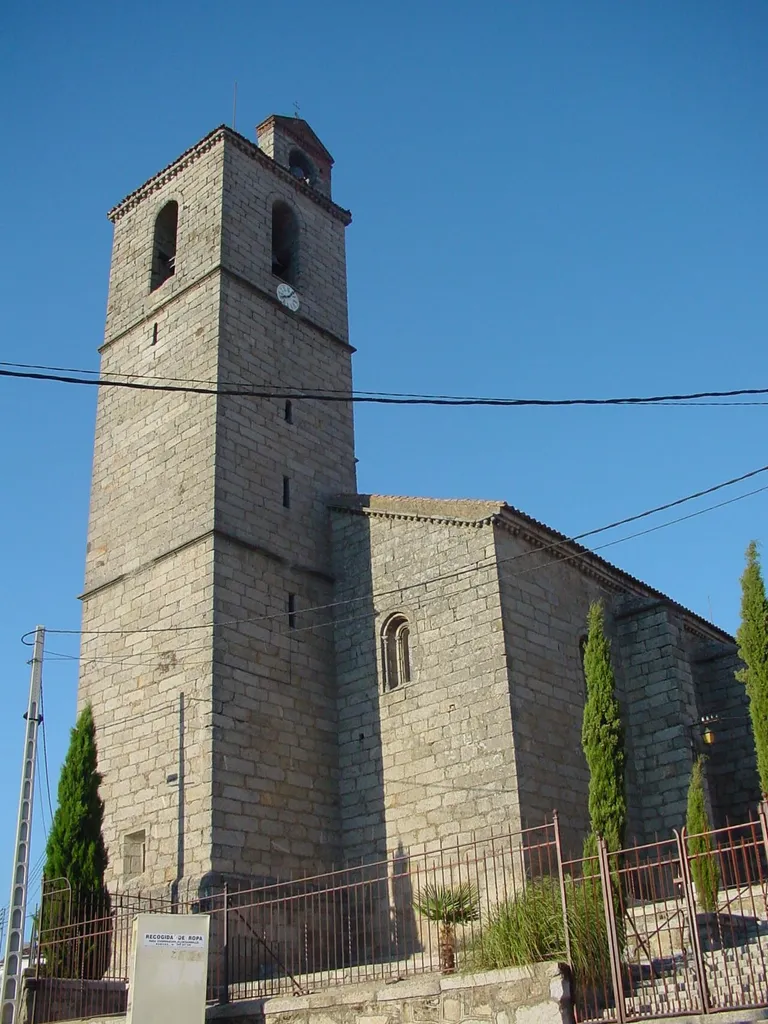 Campanario de iglesia en Cenicientos.