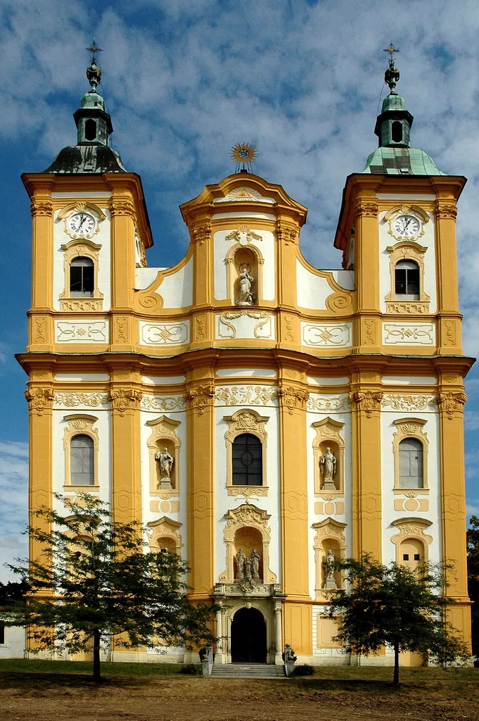 Kostel byl postaven v letech 1734 -1756 a svou délkou 60 metrů, šířkou 29 metrů, výškou lodi 30 metrů patří k nejvštím na moravské Hané.
