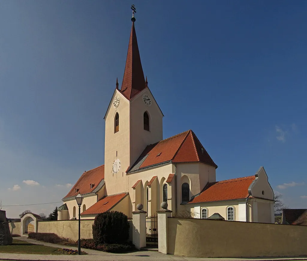 Kath. Pfarrkirche hl. Ägydius und Friedhof