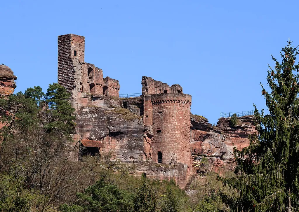 View of the Altdahn Castle from the south, Palatinate Forest, Dahn, Germany.