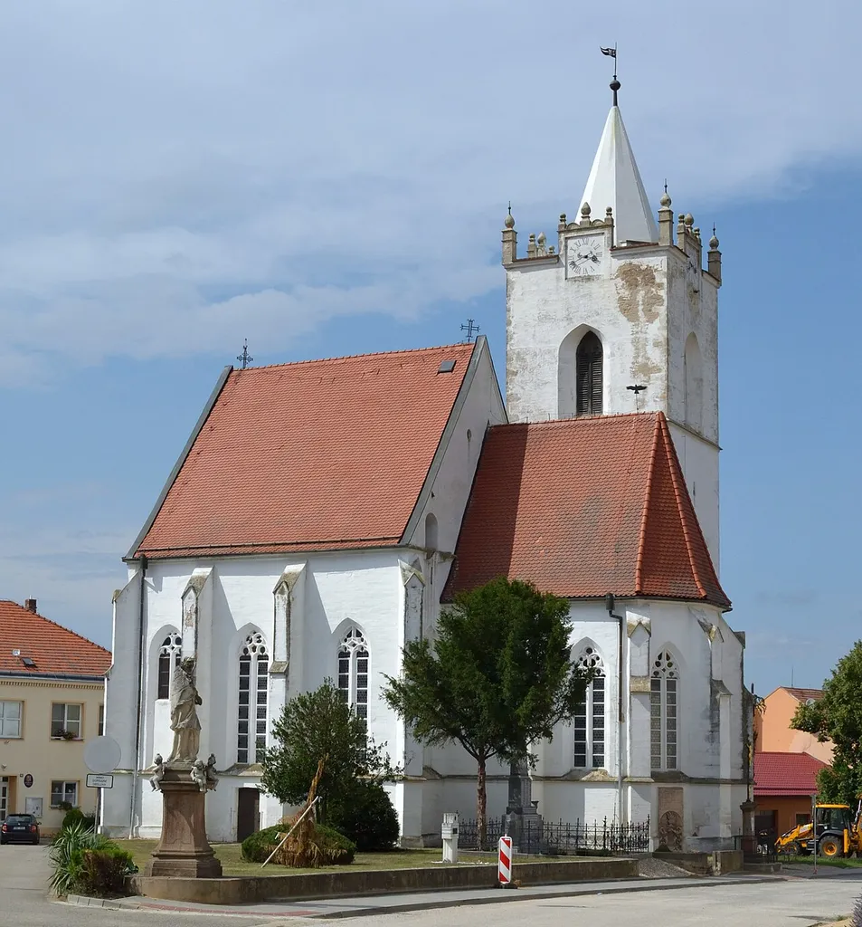 Pouzdřany - kostel svatého Mikuláše a Václava